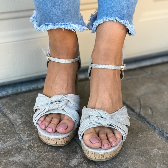 Boutique Shoes - Knotted Bow Cork Platform High Heel Sandal